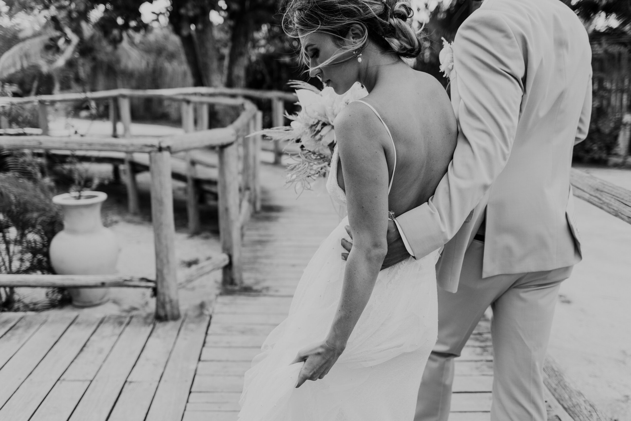 AmorcitoCorazonStudio_BlueVenadoBeachWedding_Regan&Luke-551